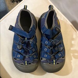 Keen Boy Newport H2 sandal/sneaker